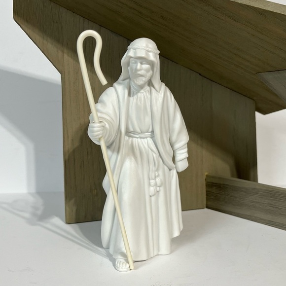 Vintage 1983 Avon Nativity Collectibles The Shepherd Porcelain Figurine - Picture 5 of 10